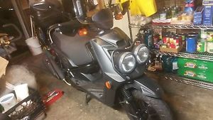2014 Yamaha Zuma 125 low miles $4,000 in upgrades . better than new  75mph 160cc