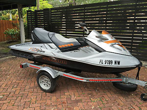 Seadoo RXT 255 year 2008 with 128 hours, cover and trailer.