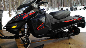 Brand NEW SKI-DOO MXZ TNT 800R etec ( 0 miles)