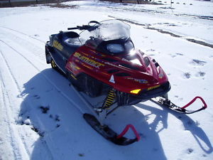 Ski Doo 600 Summit 2002 very nice sled Low miles 2450 reverse