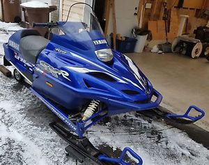 Yamaha SXR 500 snowmobile