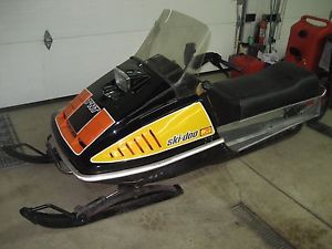 Vintage 1974 Ski-doo T'NT 440SE