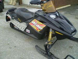 2004 Ski-Doo Renegade 800-X REV sled snowmobile crossover black electric start