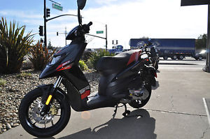 2015 Aprilia SR 50cc (New, Untitled, 2 Yr Warranty/ Unlimited mileage)