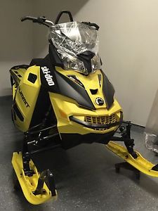 2016 Ski-Doo Summit