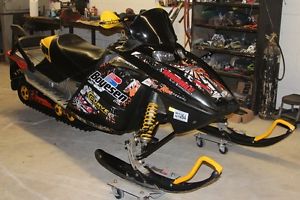 skidoo 600 sdi renegade like new