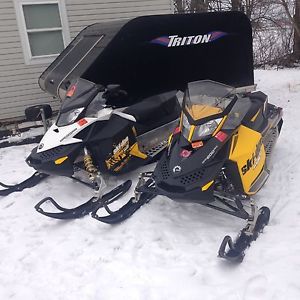 Ski Doo Snowmobiles with Triton Trailer Package