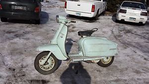 old vintage 1965 lambretta scooter 125 vespa size