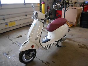 2015 Vespa Primavera 150 NO RESERVE