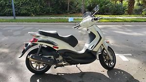 2010 Piaggio BV Tourer 500 Scooter