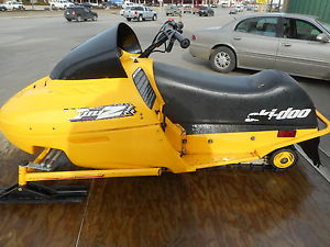 1998 SKIDOO MINI Z 120 NO RESERVE!!! HARD TO FIND KIDS SLED!! MUST SELL
