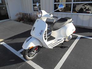 2013 Vespa GTS 300 SU