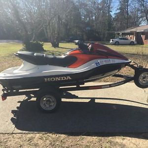2007 Honda Aquatrax  F212x 1235cc with only 85 hours