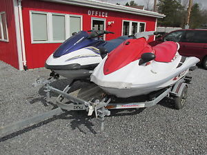 2 YAMAHA SEADOO WAVE RUNNERS FOR 1 MONEY BOTH DONT RUN 00 MODEL DOUBLE TRAILER