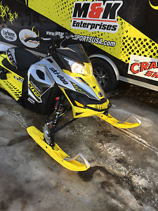 2016 SKIDOO XRS 800
