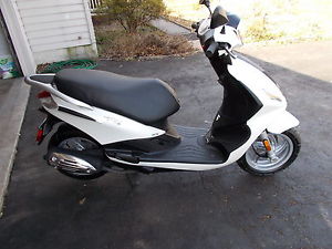 2014 VESPA PIAGGIO FLY 150 SCOOTER LIKE NEW VERY LOW MILES