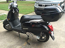 2014 Kymco Like 200i Scooter- BLACK!