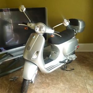 2008 VESPA paggio XL50 like new only 91 miles