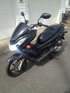 2013 Honda PCX-150 Scooter. NO RESERVE AUCTION