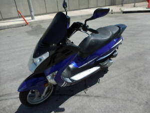 2010 ZHONG 150CC SCOOTER RUNS GOOD NO RESERVE!