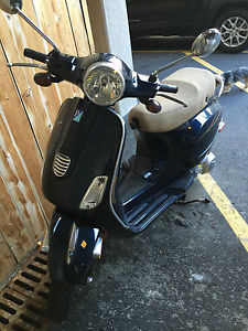 2013 Vespa LX 150 - GREAT CONDITION 1,100 Miles :) PICKUP ONLY