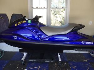 2 Yamaha GP 1300R Waverunners