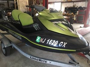 SEADOO RXT 215 HP SUPERCHARGED WAVERUNNER,PWC,FAST 4 STROKE AND 2014 TRAILER