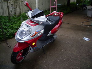 2014 Scooter Velocity 150 cc Low Miles