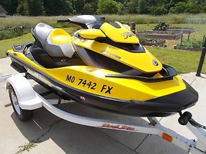 *** 2009 SEADOO RXTiS 255 SUPERCHARGED WAVERUNNER - LOW HOURS - NO RESERVE ! ***