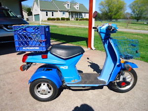 RARE Vintage1984 Honda GYRO SCOOTER AS-IS CONDITION 3 wheels PICK UP ONLY:) RUNS