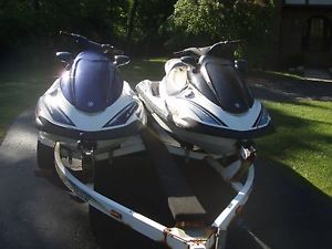 Two 2003 Yamaha Waverunner Jet skis FX140 1 runs perfect 1 for repair or parts