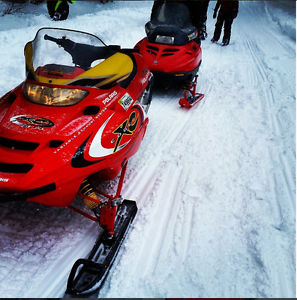 2 Snowmobiles &Trailer Polaris Edge XC 800 & Skidoo Formula 500 - SUMMER SPECIAL