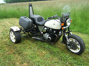 SUZUKI GS 850cc TRIKE. FULL REAR SUSPENSION .LEADING LINK FORKS