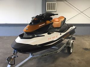 2014 SEADOO GTX S 155 IBR SUSPENSION SYSTEM  ONLY 9 HOURS WITH  KARAVAN TRAILER