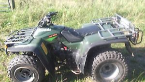 KAWASAKI 300 KLF 2x4, FARM QUAD 5 SPEED +REVERSE,AGRI ,REDG..