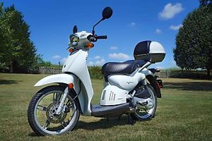 APRILIA SCARABEO 100 4T SCOOTER,  ITALIAN MANUFACTURED ONLY 1338 MILES 1 OWNER