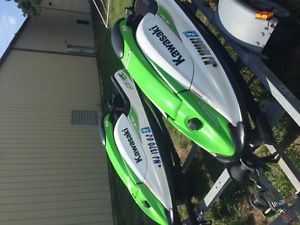 2 Kawasaki jet skis with trailer SX-R800