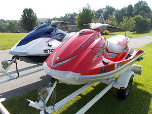 PAIR OF YAMAHA VX110 SPORT & DELUXE WAVERUNNERS 2012 & 2005 W/ TRAILER & COVERS!