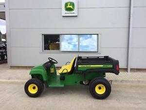 John Deere TX Turf 4x2 Gator, Ex Demo, 53hrs! Electric Cargo Box Lift