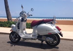 2016 VESPA GTV 300