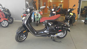2013 VESPA 946 DEMO!