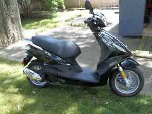 2015  Piaggio 150 Fly scooter