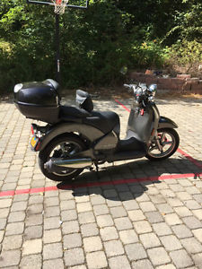2006 Aprilia Scarabeo 250,  as you can see it is in excellent! condition