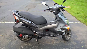 2013 Genuine Blur 220cc Scooter