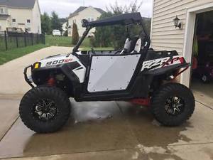 2011 Polaris rzr XP 900 UTV side by side