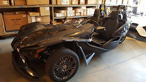 PRE OWNED 2017 POLARIS SLINGSHOT GLOSS BLACK 213 MILES PERFECT CONDITION