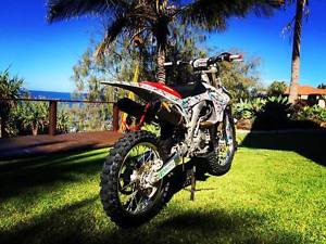 Honda CRF450r 2013 model and Motorbike trailer.