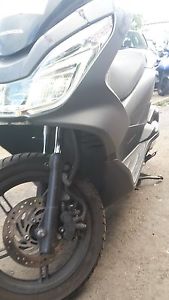 HONDA PCX NEW SHAPE 125-2014- NO RESERVES MOT X 2 YRS-V5 LOG N KEYS -damaged