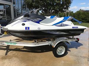 2014 Yamaha VX Deluxe Wave Runners with 2016 Continental trailer