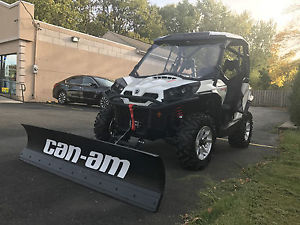 2015 CAN AM  WHITE PEARL  COLOR 1000 CC WITH EPS